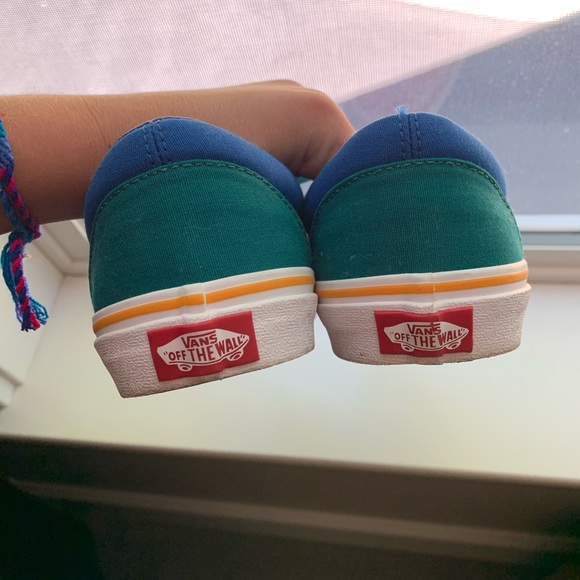 Vans - Picture 3 of 4